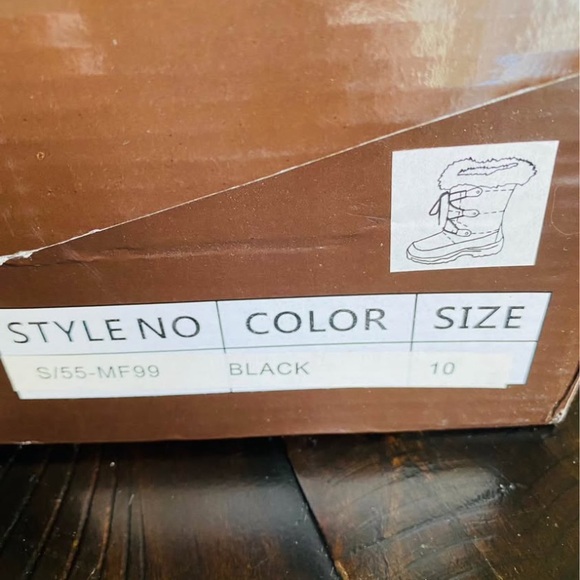 Womens snow boots. New, w/o tags - Picture 2 of 3